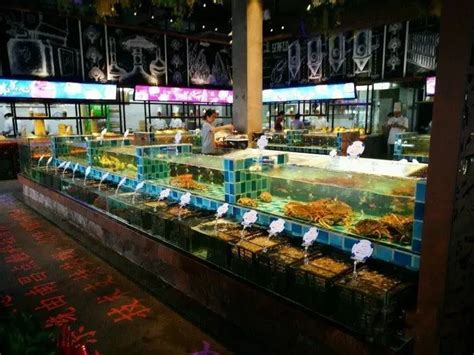 在山东吃海鲜有多实惠：这一大桌海鲜宴人均80元
