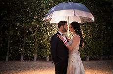 Wedding Photography Ideas And Tips by 8 Rainy Day Wedding Photography Tips You Need To Wedding Photography Ideas And Tips