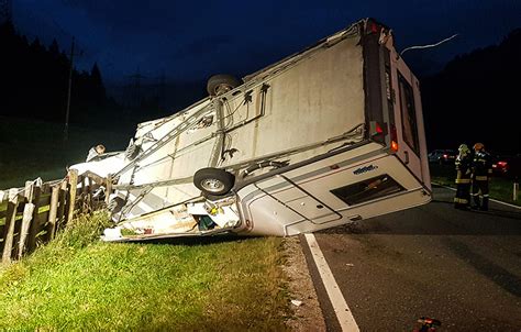 Spektakulärer Unfall auf Fernpass-Straße - UnserTirol24