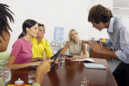 Bussiness People Meeting 的图像结果