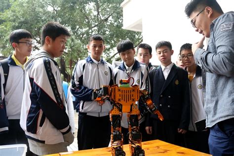 我校学生应邀参加柳州市第八中学科技教育活动-广西科技大学