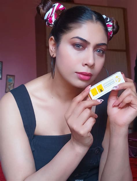 SlickFix Fashion Dressing Tape (Pack of 36) Invisible Double-sided Body ...