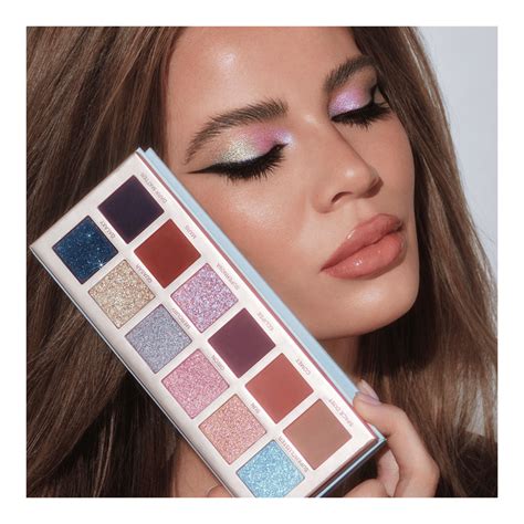 Cosmos Eye Shadow Palette