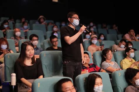 中国香港电影《初生之犊》-全集完整版免费在线观看-OK电影