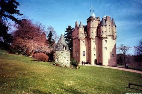 Craigievar Castle, aberdeen, United Kingdom - Top Attractions, Things ...