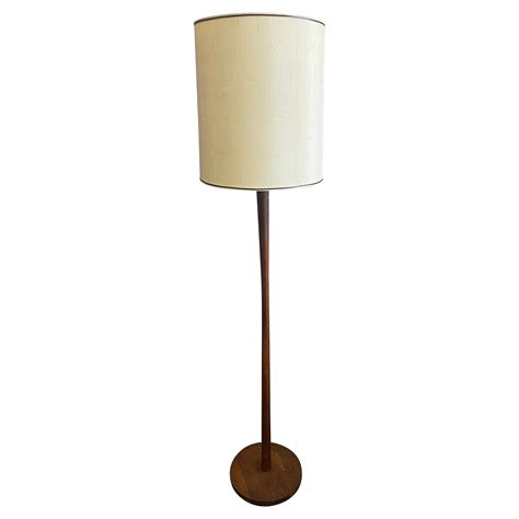 Mid-Century Modern Sculpted Walnut Floor Lamp at 1stDibs