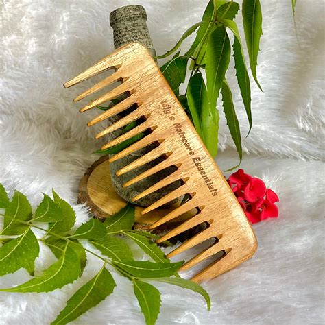 Neem Detangler Comb : Large( Handmade & 100% Pure) – LilyAura Naturals