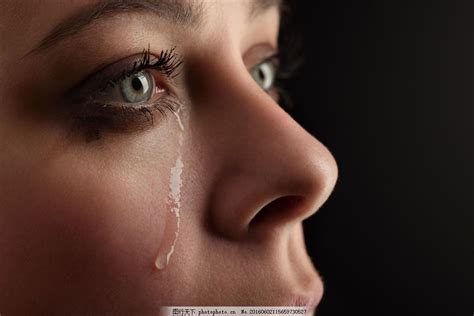 伤心流眼泪的女人图片_人物_高清素材-图行天下素材网
