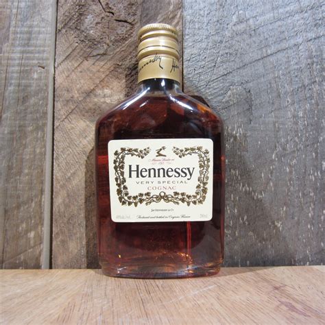 Hennessy VS (Half Pint) 200ml - Oak and Barrel
