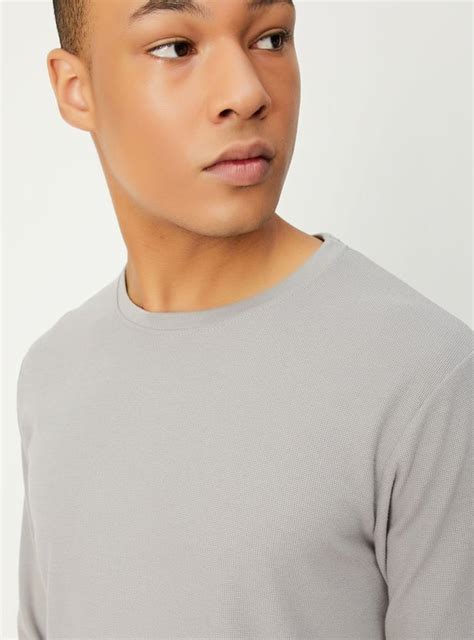 Buy Men Textured Knit T-shirt Online at just Rs. 499.0 - 1000013074551 ...