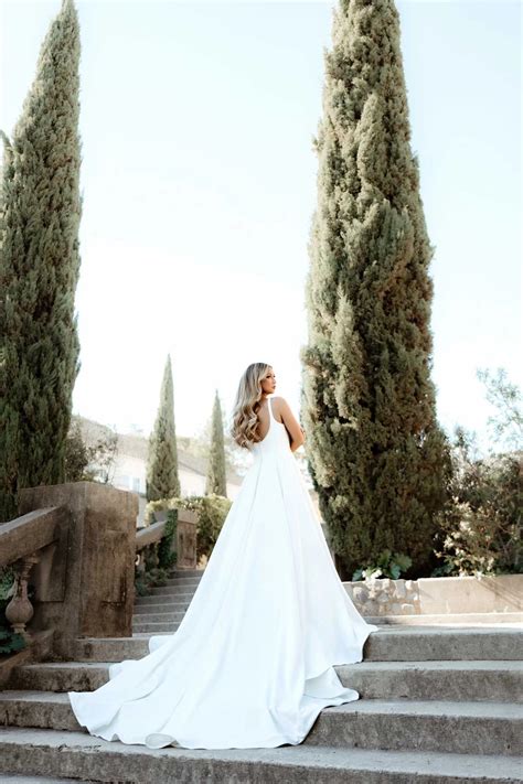 Minimalist Chic Modern A-Line Wedding Dress with Shoulder Straps and Pockets
