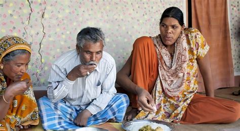 Siddiqa Parveen Was The Tallest Woman In The World; Check Out Her ...