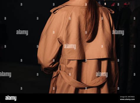 Back of Cloth 的图像结果