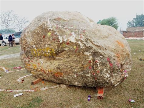 नेपाल से अयोध्या तक शालिग्राम का सफर पूरा, जानें कैसे और क्यों इन ...