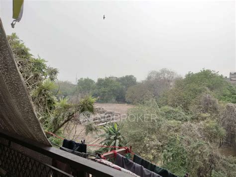 Apartment Madhu Vihar - Without Brokerage Unfurnished 1 RK Flat for ...