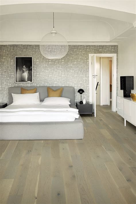 5/8" x 7-1/2" Prefinished White Oak Santa Monica Hardwood Flooring