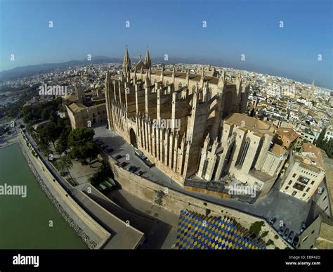 aerial view to La Seu Cathedral, Spain, Balearen, Majorca, Palma de ...