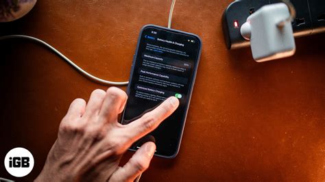 How to clean an iPhone’s charging port safely without damaging it ...