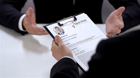 First Person Biography Examples 的图像结果