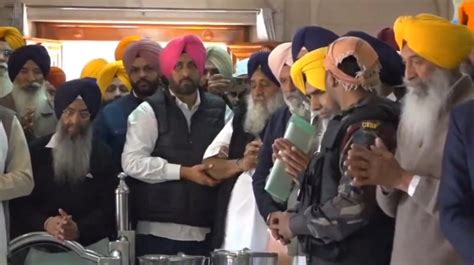 Sukhbir Singh Badal Completes 'Tankhaiya' Punishment, Attends "Ardass ...
