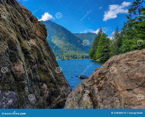 Lake Cushman and the Olympic Mountains at Skokomish Park in Washington ...