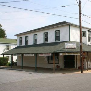 Alicia Maxwell Project at the Saint Georges Country Store, Saint ...