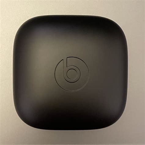 Powerbeats Pro Replacement Charging Case – TheRightOne