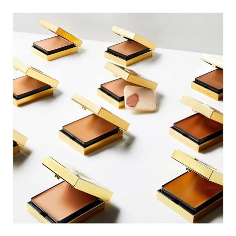 Flawless Finish Sponge On Cream Makeup • 06 Toasty Beige
