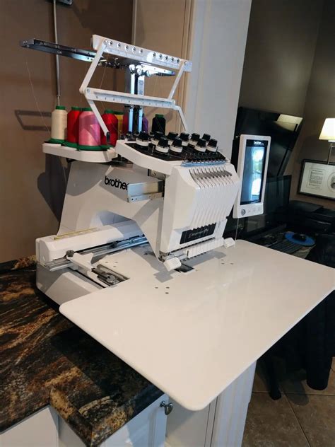 PR1000e Embroidery Machine 的图像结果