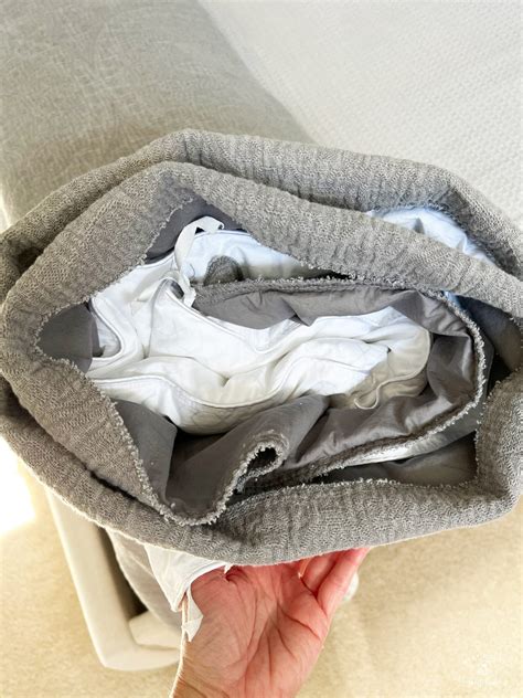 How to Put a Duvet Cover By Yourself • Flavia Andrews