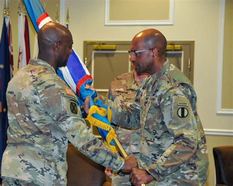 Fort Leavenworth welcomes first African American commanding general ...
