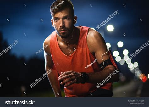 Stock Man Running 的图像结果