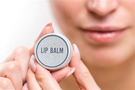 Hacks to repurpose expired makeup
