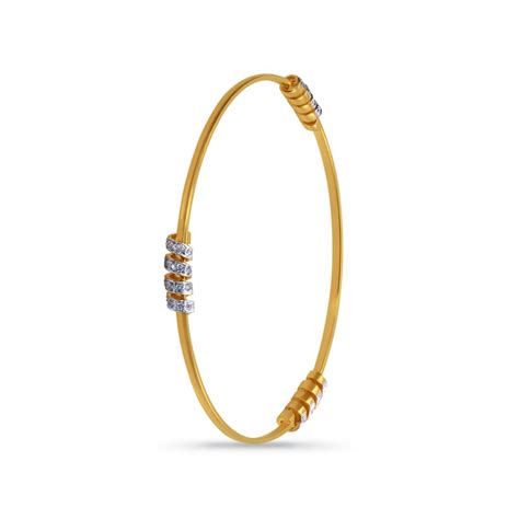 Buy Joyalukkas Pride Collection 18K Yellow Gold and Diamond Round ...