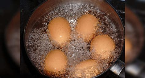 What will happen if you boil egg in oil?