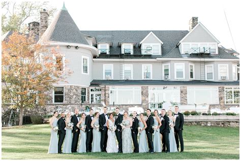 Orienta Beach Club Wedding :: Mamaroneck NY :: Robyn + Tommy