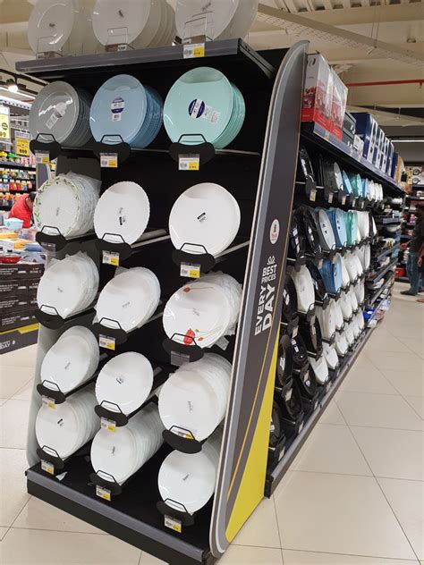 Retail Store Layout Design 的图像结果