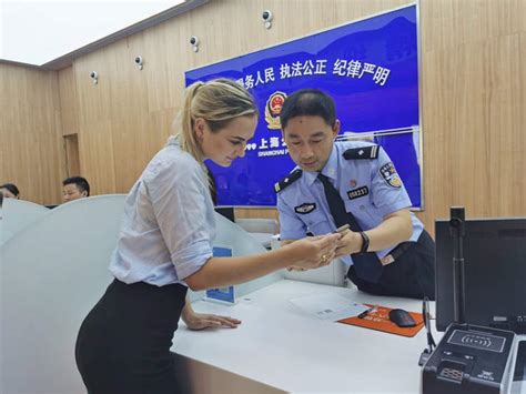 探访北京市公安局海淀分局出入境接待大厅：办证便捷、服务周到--中国警察网