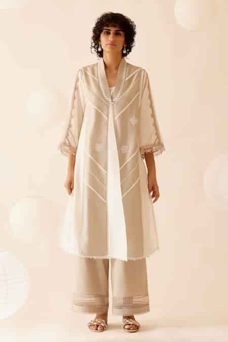Buy Ivory Chanderi Embroidered Lace Collared Ambreen Thread Kurta With ...