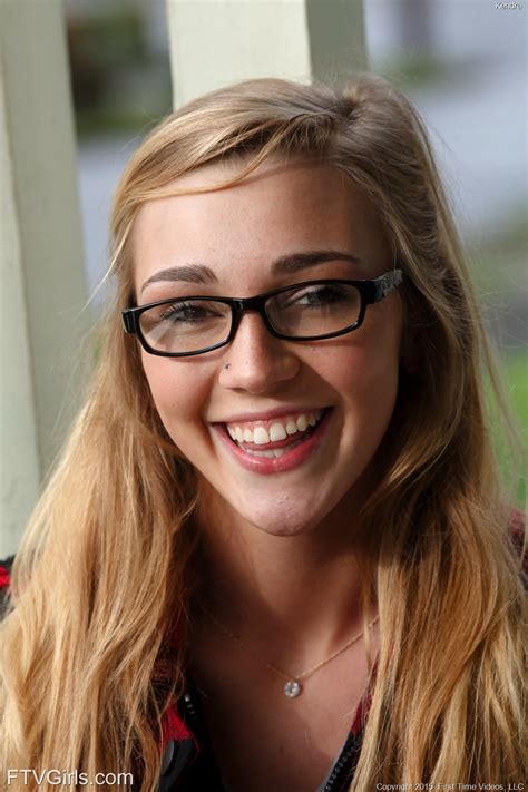 Celebrity Nudez: Kendra "Library Girl" Sunderland