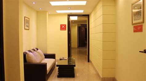 OYO FLAGSHIP GK2 M BLOCK MARKET (New Delhi) - Hotel Reviews & Photos ...