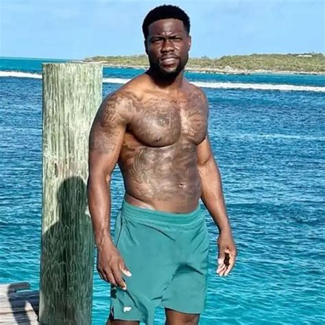 Kevin Hart Shirtless