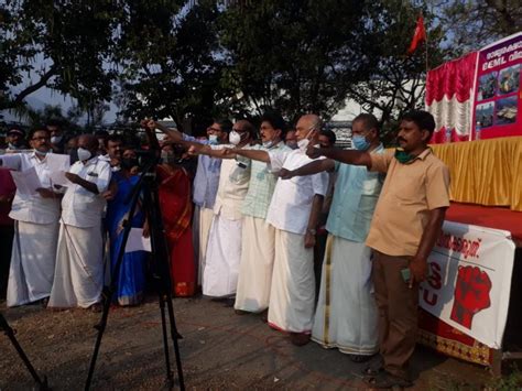 BEML Employees Form ‘Human Fortress’ in Palakkad Against Privatisation ...
