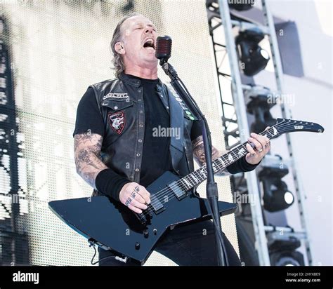 James Hetfield Is The Lead Singer Of Metallica at Skye Kinsella blog