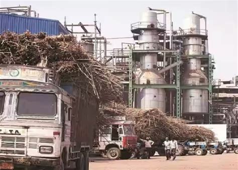 भारत का चीनी उद्योग हो रहा आत्मनिर्भर, गन्ना के साथ इथेनॉल का रिकॉर्ड ...
