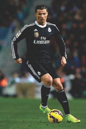 Ronaldo Playing Soccer 的图像结果