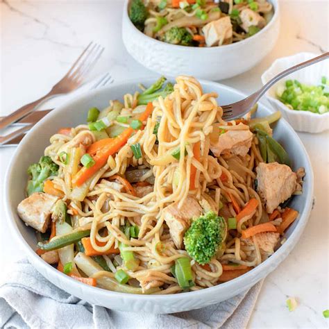 Guatemalan Chow Mein (Chao Mein) - A Taste for Travel