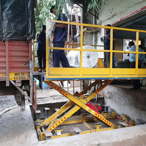 How to Lift Heavy Objects On Production Line 的图像结果