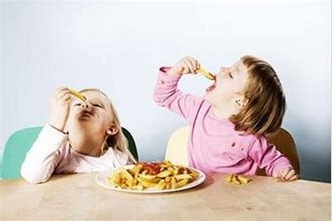 儿童饮食习惯的好与坏对健康有多重要？_大渝网_腾讯网