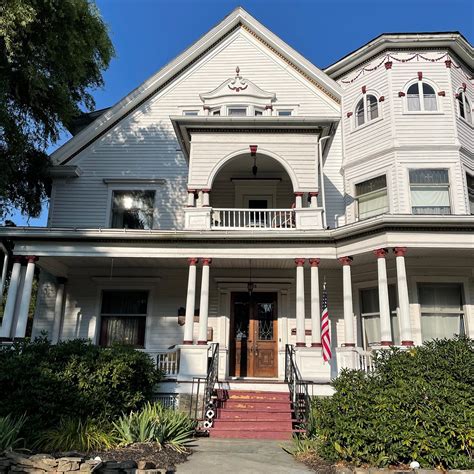 VICTORIAN CHARM INN (Towanda) - B&B Reviews, Photos, Rate Comparison ...